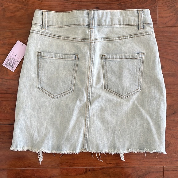 NWT Wild Fable Light Wash High Rise Distressed Denim Mini Skirt - Picture 7 of 7